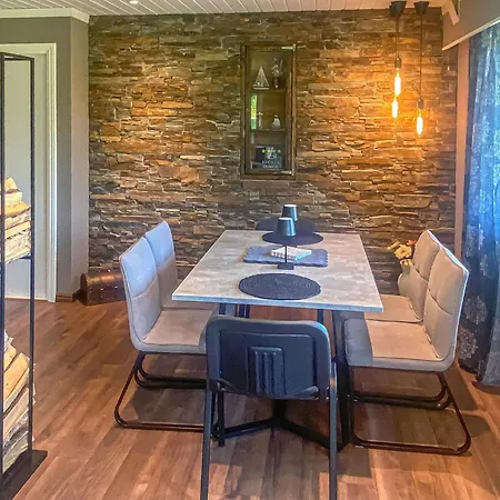 3 Bedroom Lovely In Valer Feriehus *